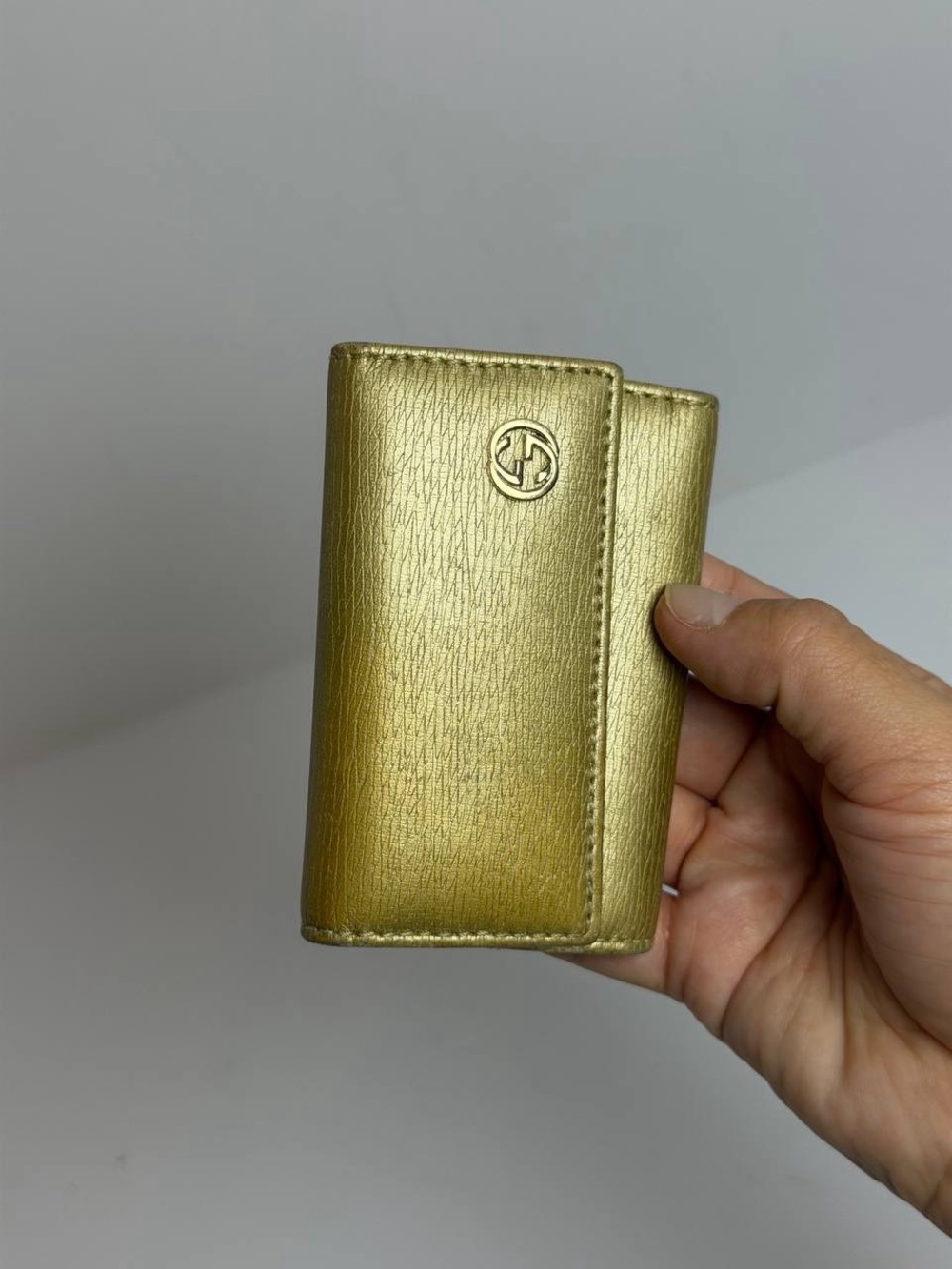 Gucci Metallic Gold Leather Key Holder Case - Picture 6 of 10